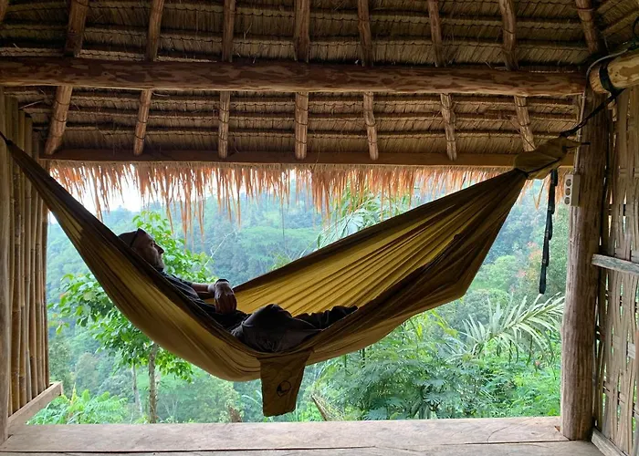 ロッジ Ticket To The Moon Hammock Camp Selat